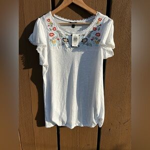 Torrid White Embroidered Cap Sleeve tee NWT